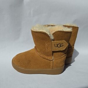 UGG - Size 2/3 Chestnut Sherpa Toddler Boots - Super Cute and Warm!